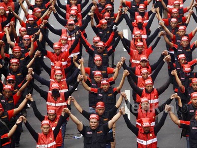 Massa Buruh Long March ke Istana