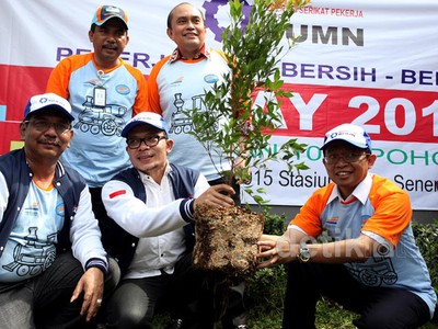 May Day, Menaker Gelar Aksi Tanam Pohon