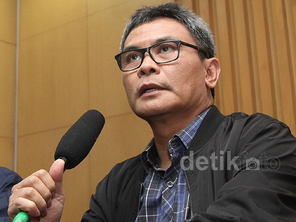 KPK Beri Keterangan Soal Penangkapan Novel Baswedan