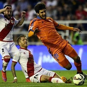 Diwarnai Dua Kartu Merah, Valencia Seri dengan Rayo