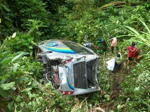 Bus Pemda Riau Jatuh ke Jurang di Sumbar, Semua Penumpang Selamat