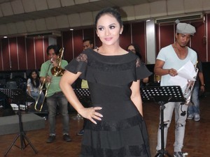 Konser TRAYA Buat Krisdayanti Terkenang 14 Tahun Lalu
