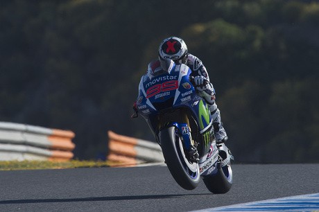 Lorenzo Sempurna: Rebut Pole, Kalahkan Marquez, dan Bikin Rekor