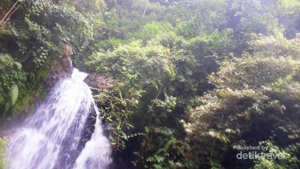 Siapa Sangka Jonggol Punya Air Terjun Keren