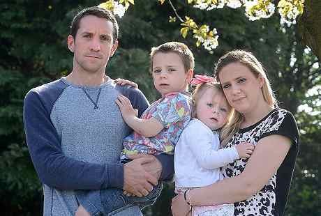 Sakit Fatal, Dua Anak Pasangan Ini Takkan Bisa Melihat dan Bicara Lagi