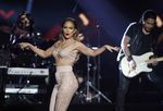 Seksi! Penampilan J.Lo di Panggung Billboard Latin Music Awards