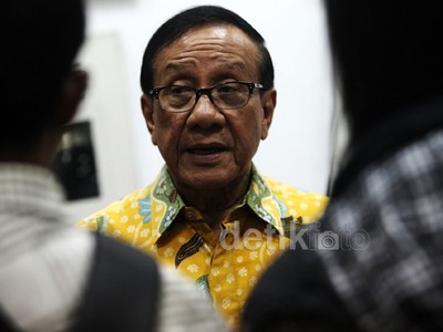 Akbar Tandjung Desak Digelarnya Munas Luar Biasa