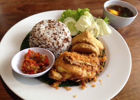 Sedapnya Sangu Tutug Oncom yang Gurih untuk Makan Siang