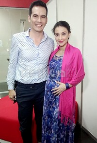 Pasangan Atalarik Syah dan Tsania Marwa tengah menantikan kelahiran anak kedua. Desi Puspasari/detikHOT.