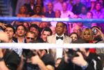 Beyonce Pamer Belahan Dada di Pertandingan Tinju