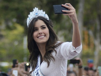 Selfie Cantik ala Miss Universe 2014 Paulina Vega