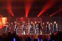 'Super Show 6' yang digelar di Indonesia Convention Exhibition (ICE), BSD, Tangerang pada 3 Mei 2015 tersebut dibuka dengan 'Twins (Knockout)' yang adalah lagu debut Super Junior. Pool/Noel/detikFoto.