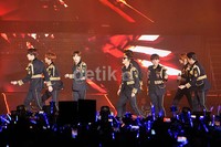 'Bonamana' dan 'Sorry, Sorry' tentu tak lupa dibawakan Super Junior. Pool/Noel/detikFoto.