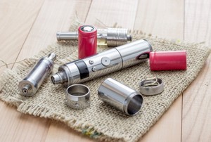 Uap Bisa Dimainkan, Salah Satu Alasan Remaja di AS Pakai Rokok Elektrik