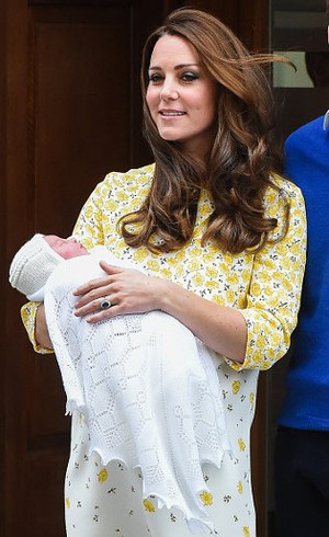 Wanita Ini 2 Kali Melahirkan di Hari yang Sama dengan Kate Middleton