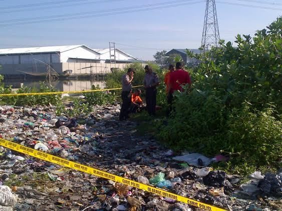 Mayat Wanita Setengah Telanjang Ditemukan di Pembuangan Sampah