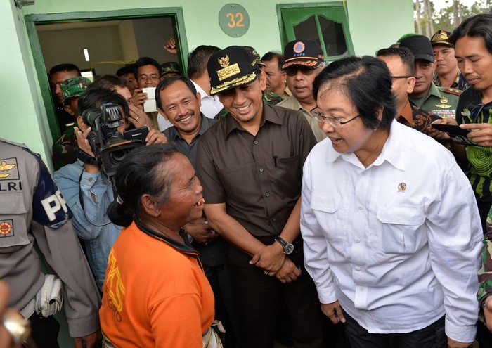 Pemerintah Serahkan 103 Unit Rumah untuk Pengungsi Sinabung