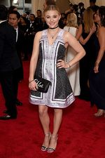 Bertabur Bintang di Red Carpet Met Gala 2015 (2)