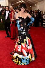 Bertabur Bintang di Red Carpet Met Gala 2015 (1)