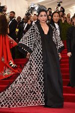 Bertabur Bintang di Red Carpet Met Gala 2015 (2)