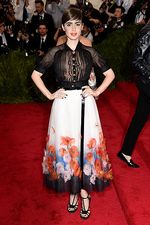 Bertabur Bintang di Red Carpet Met Gala 2015 (1)