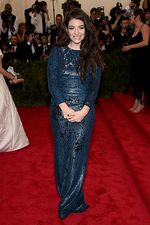 Bertabur Bintang di Red Carpet Met Gala 2015 (2)