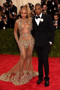 Beyonce tampil bersama sang suami, Jay Z. Dimitrios Kambouris/Getty Images/detikFoto.