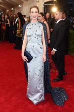 Bertabur Bintang di Red Carpet Met Gala 2015 (1)