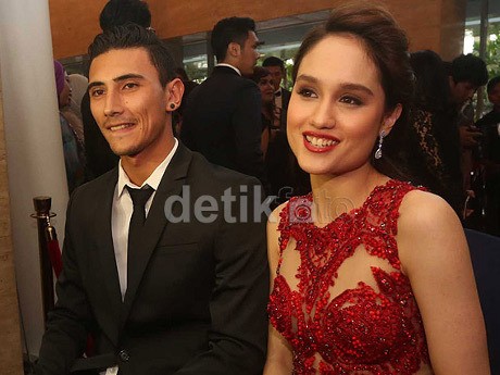 Cinta Laura Didukung Pacar untuk Berkarier di Hollywood