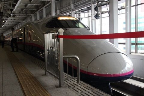 Shinkansen di Stasiun Tokyo (Foto: Angga/detikFinance) Shinkansen di Stasiun Tokyo (Foto: Angga/detikFinance)