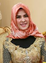 Angel Lelga Berkebaya