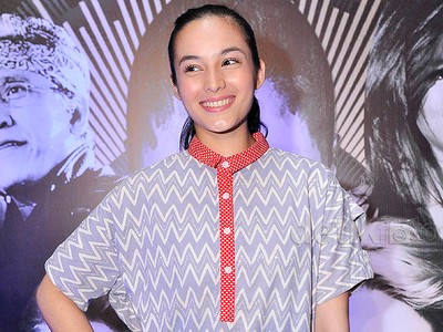 Aih, Cantiknya Chelsea Islan Tersenyum