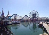 Anda harus menjajal wahana Roaller Coaster yang menegangkan bernama Paradise Pier.