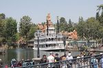 Serunya Jalan-jalan ke Disneyland Anaheim