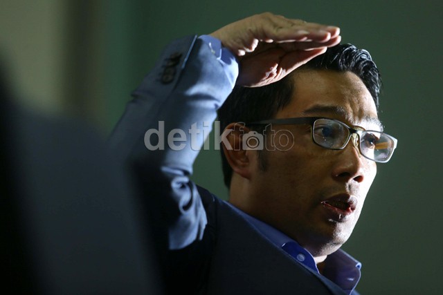 Hobi Baru Ridwan Kamil, Jalan Kaki dari Rumah Dinas ke Balai Kota Hobi Baru Ridwan Kamil, Jalan Kaki dari Rumah Dinas ke Balai Kota
