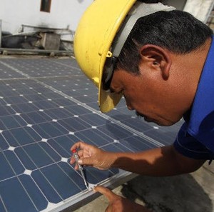Investor China Mau Pasang Solar Cell di Istana Hingga dan Istora