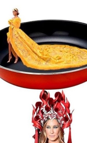 Parodi Meme Konyol Met Gala 2015: Rihanna Jadi Telur & Pizza