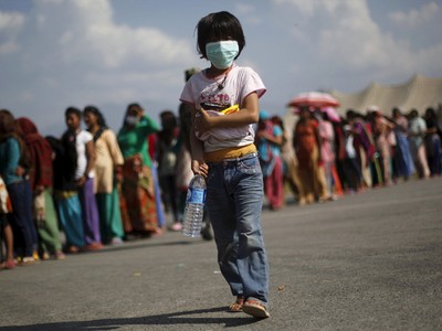 Duka Anak Korban Gempa Nepal