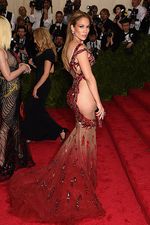 Hot Photo Highlight: Penampilan Superseksi Para Artis di Met Gala 2015