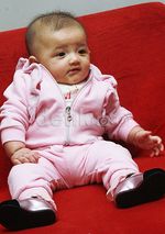 Arsy Cute Tampil Pinky