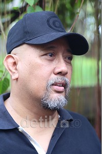 Indro menganggap Pepeng tak pernah mengeluh dan menyerah dengan penyakitnya.