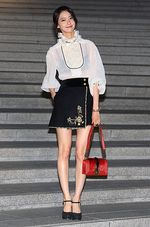 Berbaju Putih Menerawang, Yoona 'SNSD' Pamer Bra