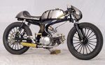 Honda Tua Bergaya Cafe Race ala Cewek