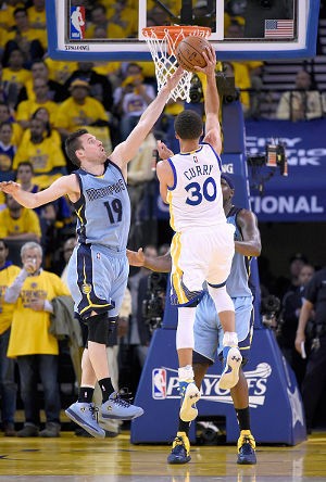 Hawks dan Grizzlies Samakan Kedudukan