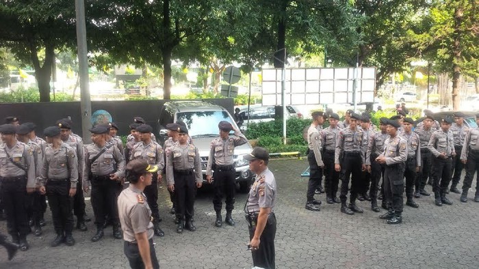 Sidang Fuad Amin Dijaga Ketat 220 Polisi