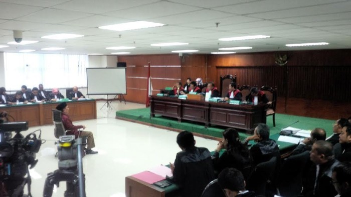 Eks Bupati Bangkalan Fuad Amin Didakwa Terima Duit Rp 18,050 Miliar