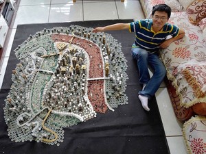 Wuih! Koin, Sumpit dan Batu Akik Jadi Replika Kota Kecil di Tiongkok