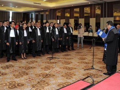 Ketum Peradi Lantik 71 Advokat