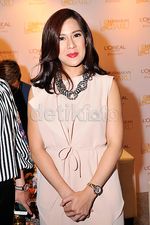 Warna Rambut Baru Dian Sastro