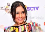Prilly Latuconsina Cantik Dibalut Dress Warna-warni